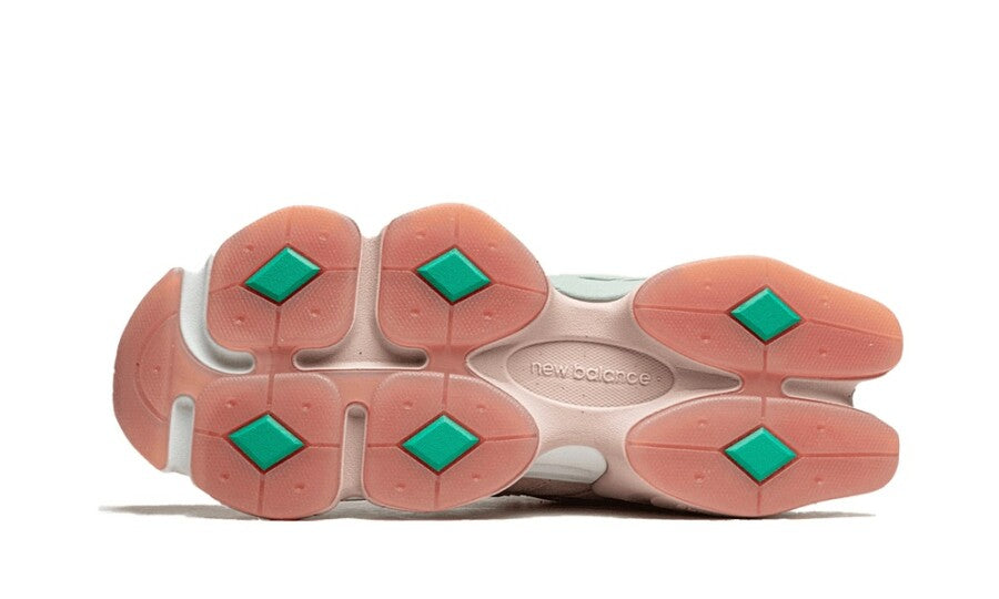 ‎ ‎ NB 9060 - Chunky Roz